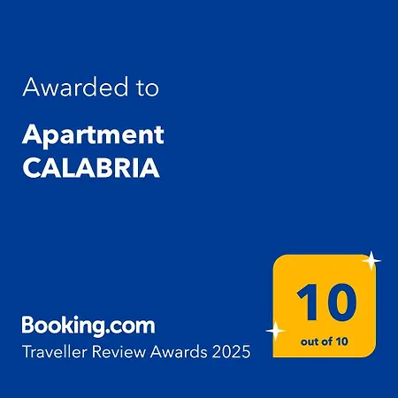 Calabria شقة