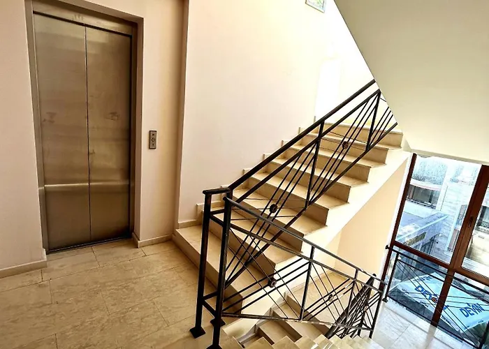 Апартамент Calabria Свети Влас